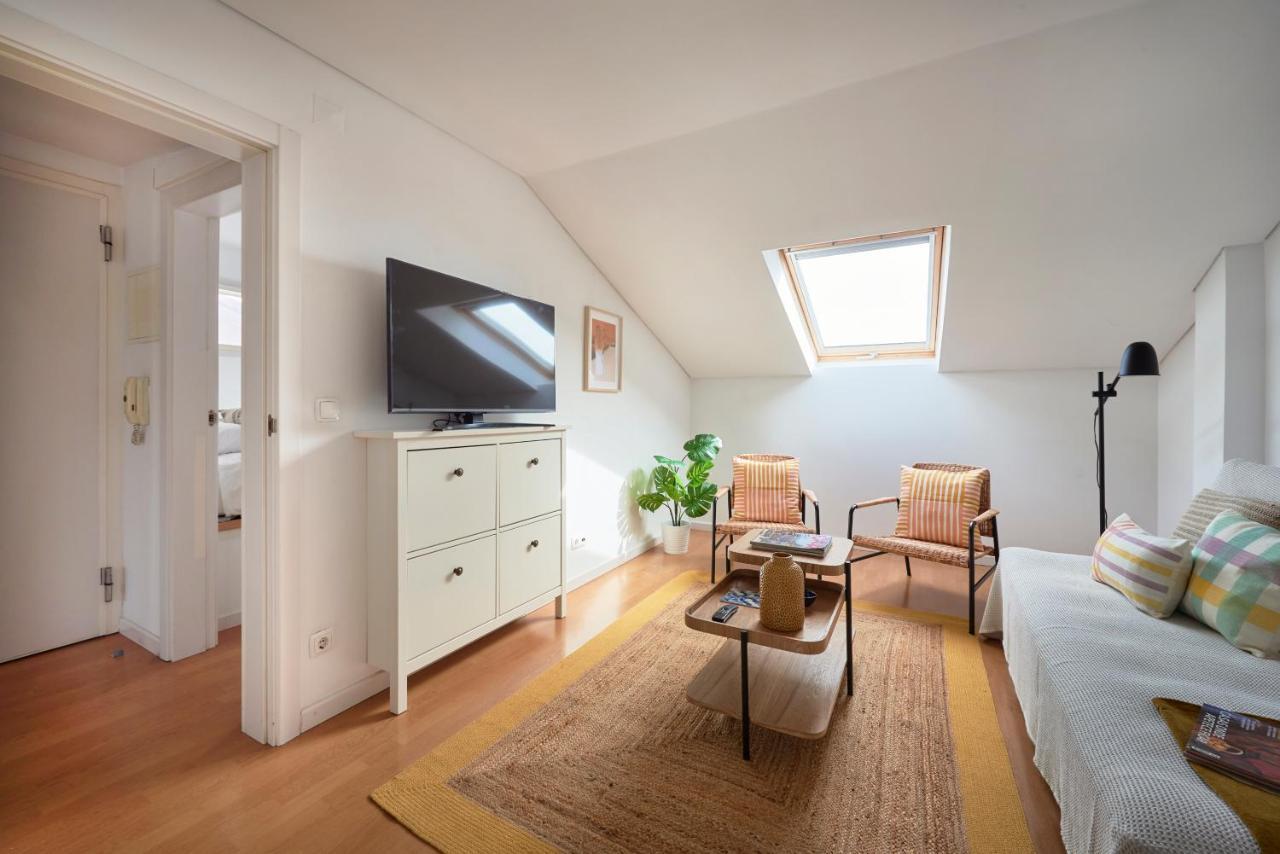 Bright Apt W Balcony, Ac, Parking, By Timecooler ลิสบอน ภายนอก รูปภาพ